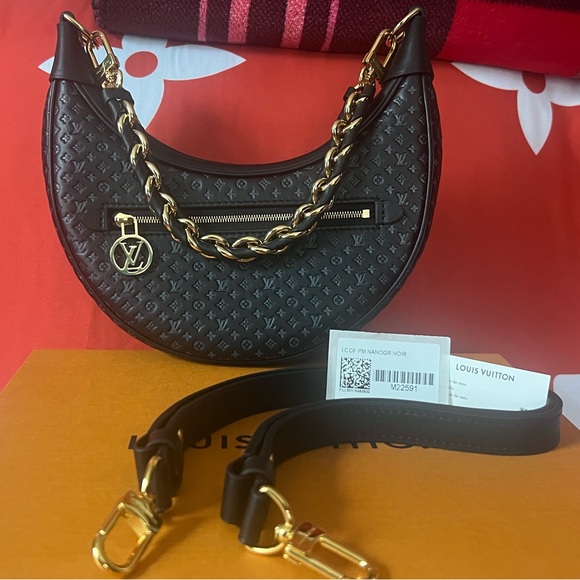 NWOT LOUIS VUITTON LOOP BAG - Picture 3 of 10